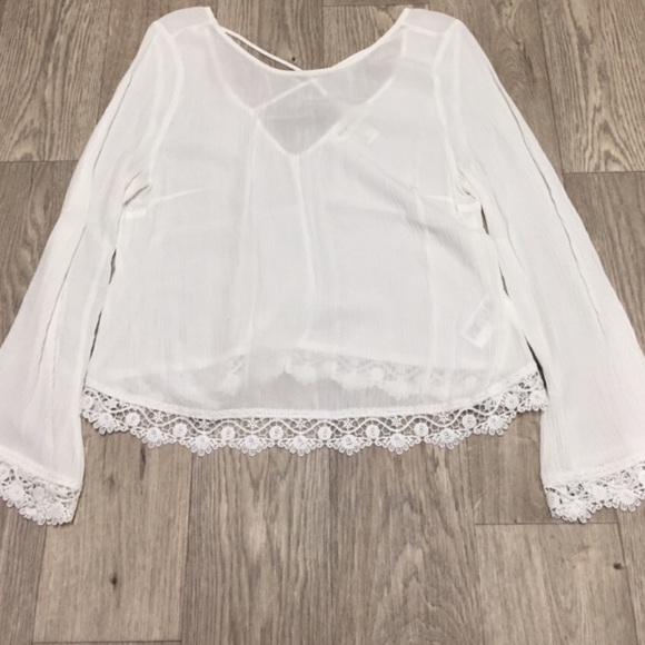 H&M Tops - White Coachella Flare Sleeve Top